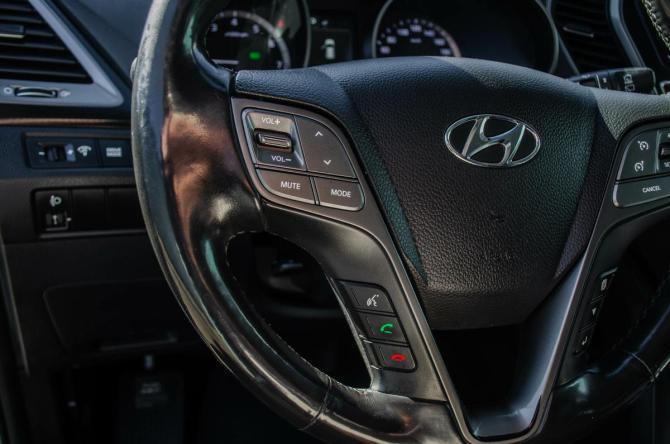 Hyundai Santa Fe III Рестайлинг с пробегом 2018 года, цена 2 350 000 рублей, 103000 км, внедорожник, Автокод Объявления