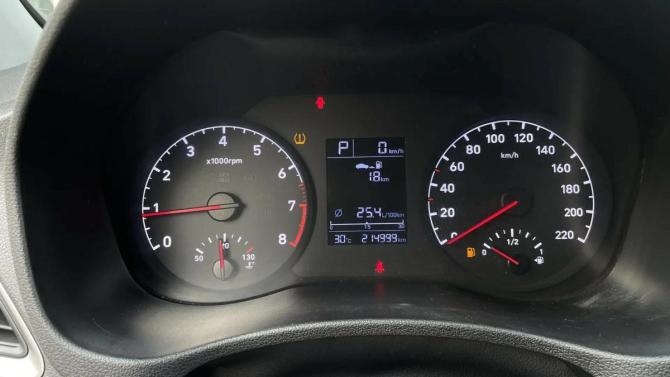 Hyundai Solaris II с пробегом 2018 года, цена 840 000 рублей, 214966 км, седан, Автокод Объявления