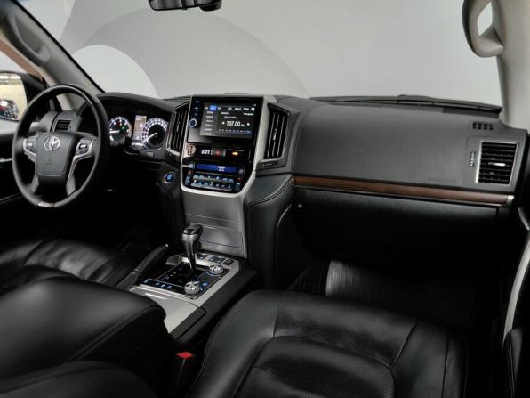 Toyota Land Cruiser 200 Series Рестайлинг 2 с пробегом 2019 года, цена 7 199 000 рублей, 129567 км, внедорожник, Автокод Объявления