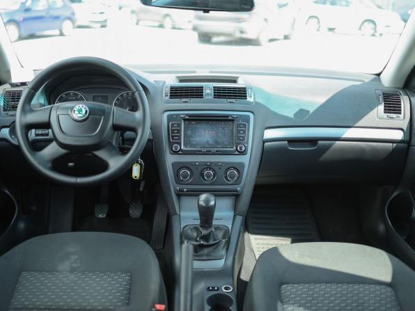 Skoda Octavia II (A5) Рестайлинг с пробегом 2013 года, цена 649 000 рублей, 190188 км, лифтбек, Автокод Объявления
