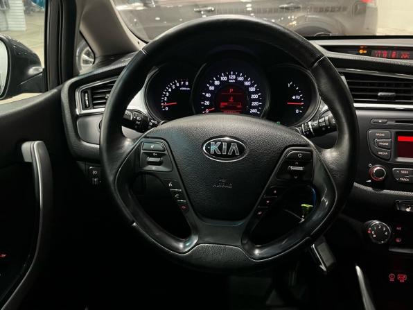 Kia Ceed II Рестайлинг с пробегом 2017 года, цена 1 128 000 рублей, 204505 км, универсал, Автокод Объявления