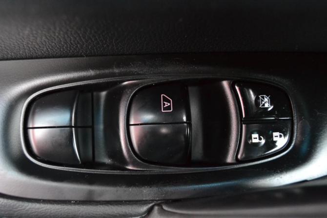 Nissan Qashqai II с пробегом 2018 года, цена 1 400 000 рублей, 195365 км, внедорожник, Автокод Объявления