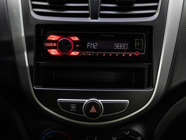 Hyundai Solaris I с пробегом 2013 года, цена 900 000 рублей, 103909 км, хэтчбек, Автокод Объявления