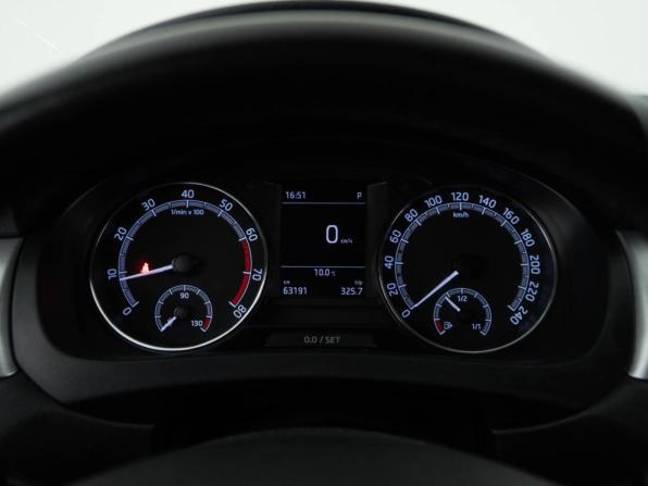 Skoda Rapid I Рестайлинг с пробегом 2018 года, цена 1 599 050 рублей, 63191 км, лифтбек, Автокод Объявления