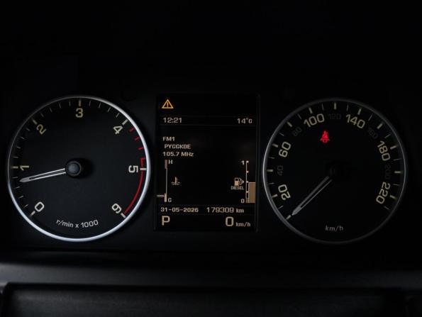 Land Rover Discovery IV Рестайлинг с пробегом 2013 года, цена 2 290 000 рублей, 179308 км, внедорожник, Автокод Объявления