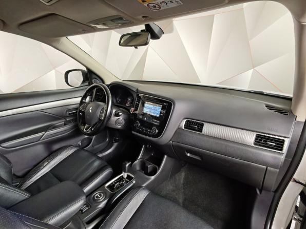 Mitsubishi Outlander III Рестайлинг 2 с пробегом 2015 года, цена 1 685 000 рублей, 167100 км, внедорожник, Автокод Объявления