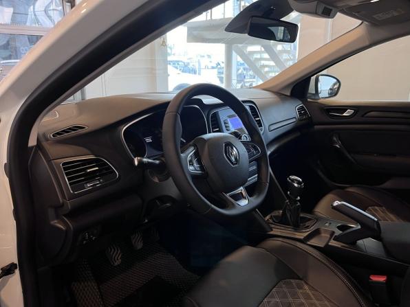 Renault Megane IV с пробегом 2019 года, цена 1 295 000 рублей, 156242 км, универсал, Автокод Объявления