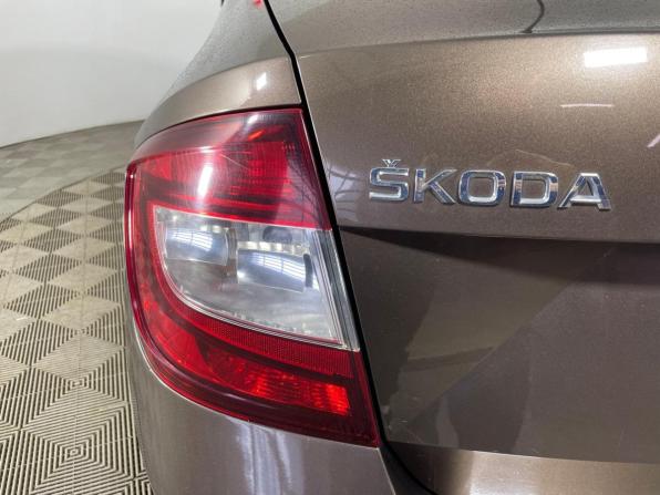 Skoda Rapid I Рестайлинг с пробегом 2017 года, цена 949 000 рублей, 204405 км, лифтбек, Автокод Объявления