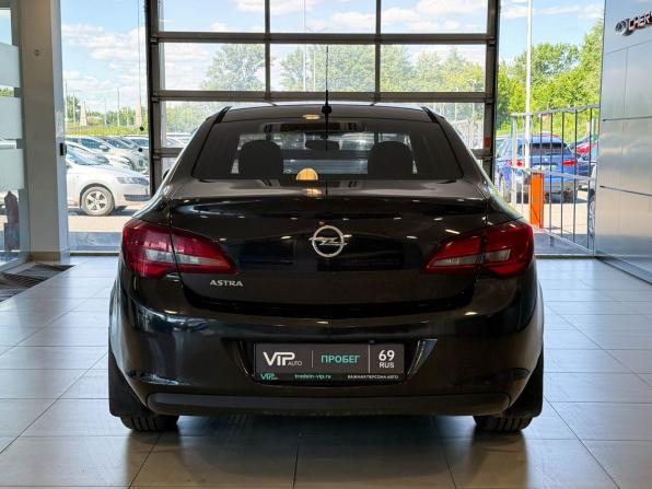 Opel Astra J Рестайлинг с пробегом 2012 года, цена 715 000 рублей, 195582 км, седан, Автокод Объявления
