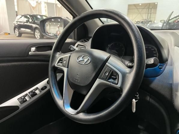 Hyundai Solaris I с пробегом 2012 года, цена 687 000 рублей, 99700 км, хэтчбек, Автокод Объявления