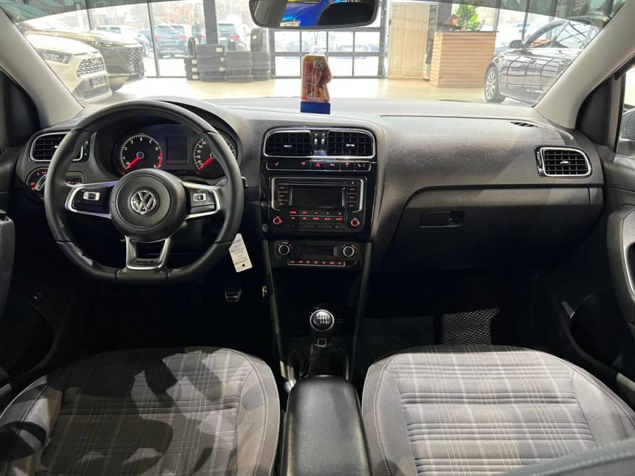 Volkswagen Polo V Рестайлинг Оренбург  - изображение 20