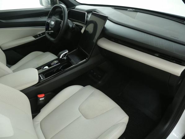 Geely Atlas II с пробегом 2023 года, цена 2 529 000 рублей, 35800 км, внедорожник, Автокод Объявления