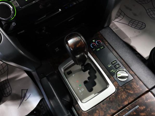 Toyota Land Cruiser 200 Series Рестайлинг 1 с пробегом 2013 года, цена 3 750 000 рублей, 305158 км, внедорожник, Автокод Объявления