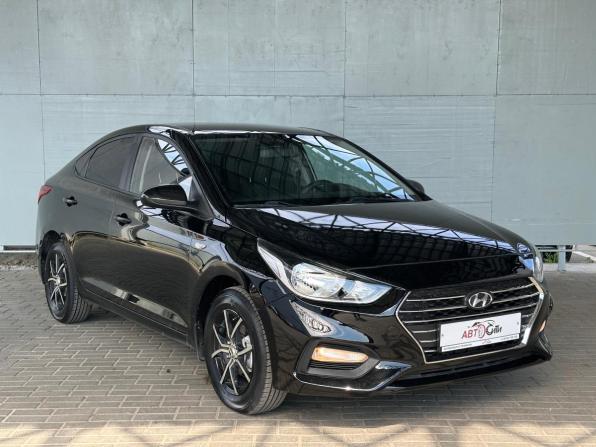 Hyundai Solaris II с пробегом 2017 года, цена 1 075 000 рублей, 194000 км, седан, Автокод Объявления