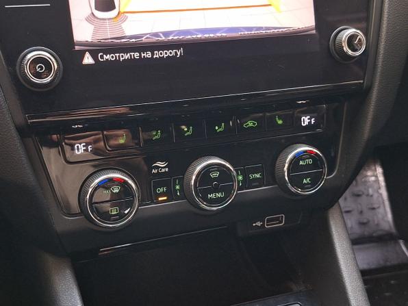 Skoda Octavia III (A7) Рестайлинг с пробегом 2020 года, цена 1 299 000 рублей, 129246 км, лифтбек, Автокод Объявления