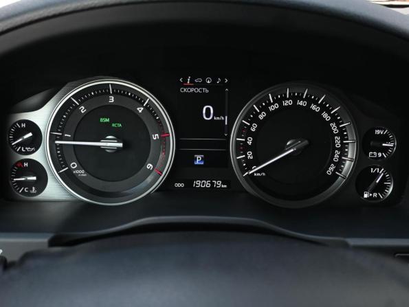Toyota Land Cruiser 200 Series Рестайлинг 2 с пробегом 2015 года, цена 5 494 000 рублей, 190679 км, внедорожник, Автокод Объявления