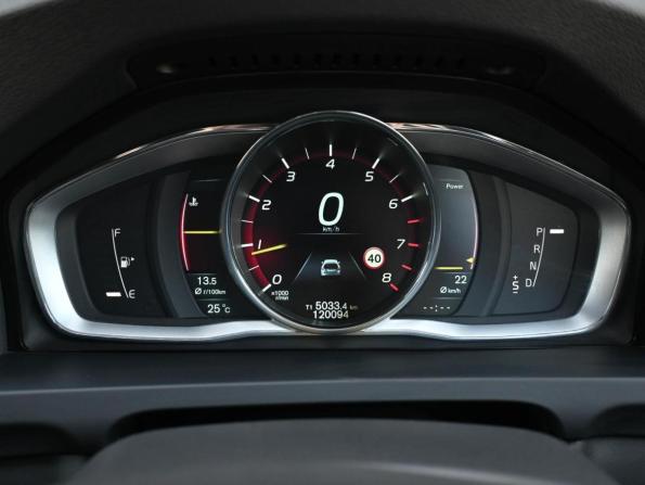 Volvo V60 I Рестайлинг с пробегом 2013 года, цена 1 339 000 рублей, 120094 км, универсал, Автокод Объявления