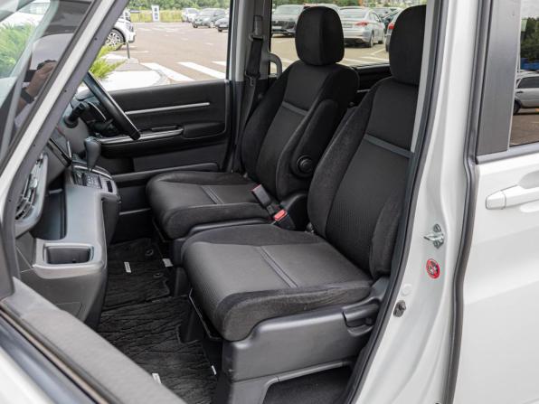 Honda Stepwgn V Рестайлинг с пробегом 2018 года, цена 2 230 000 рублей, 100019 км, минивэн, Автокод Объявления