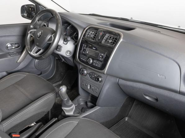 Renault Sandero II Рестайлинг с пробегом 2018 года, цена 859 100 рублей, 135551 км, хэтчбек, Автокод Объявления
