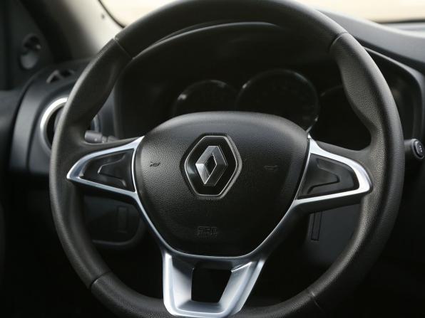 Renault Logan II Рестайлинг с пробегом 2018 года, цена 675 000 рублей, 146000 км, седан, Автокод Объявления