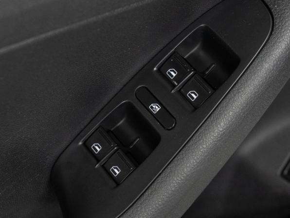 Volkswagen Jetta VI Рестайлинг с пробегом 2015 года, цена 1 025 000 рублей, 230050 км, седан, Автокод Объявления