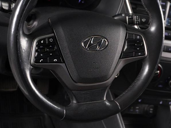 Hyundai Solaris II с пробегом 2017 года, цена 1 449 000 рублей, 120740 км, седан, Автокод Объявления