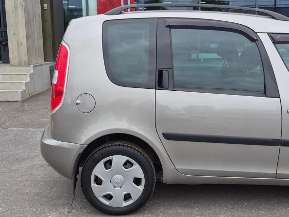 Skoda Roomster I Рестайлинг с пробегом 2011 года, цена 599 000 рублей, 223746 км, минивэн, Автокод Объявления