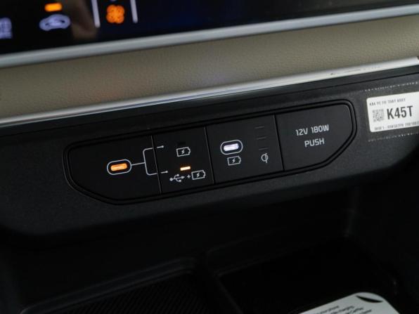 Kia Carnival IV Рестайлинг с пробегом 2026 года, цена 9 295 055 рублей, 23 км, минивэн, Автокод Объявления