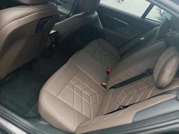 BMW 5 серии VIII (G60/G61/G68) с пробегом 2024 года, цена 6 499 000 рублей, 12000 км, седан, Автокод Объявления