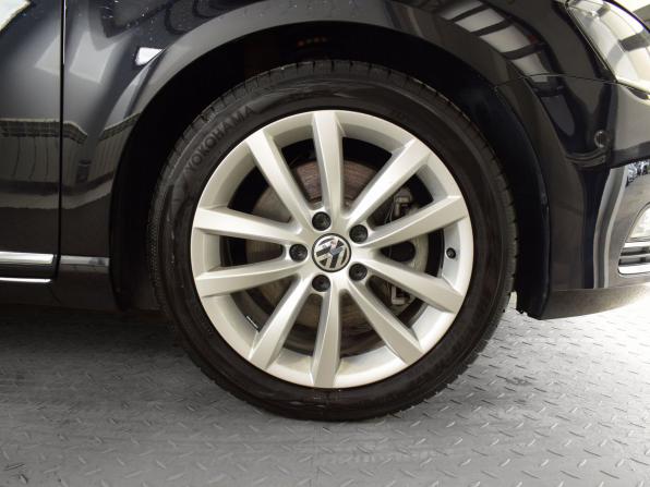 Volkswagen Passat B7 с пробегом 2014 года, цена 1 325 995 рублей, 70597 км, универсал, Автокод Объявления