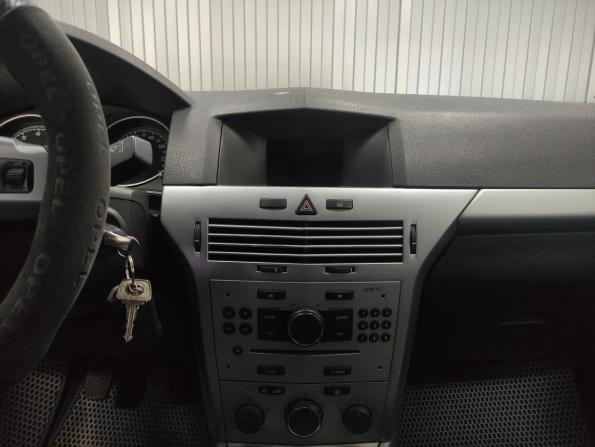 Opel Astra H Рестайлинг с пробегом 2011 года, цена 555 000 рублей, 183660 км, хэтчбек, Автокод Объявления