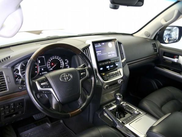 Toyota Land Cruiser 200 Series Рестайлинг 2 с пробегом 2018 года, цена 7 100 000 рублей, 234257 км, внедорожник, Автокод Объявления