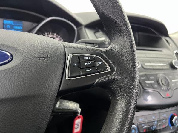 Ford Focus III Рестайлинг с пробегом 2017 года, цена 970 000 рублей, 161111 км, универсал, Автокод Объявления