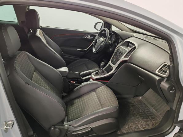 Opel Astra J Рестайлинг с пробегом 2011 года, цена 685 000 рублей, 173132 км, хэтчбек, Автокод Объявления