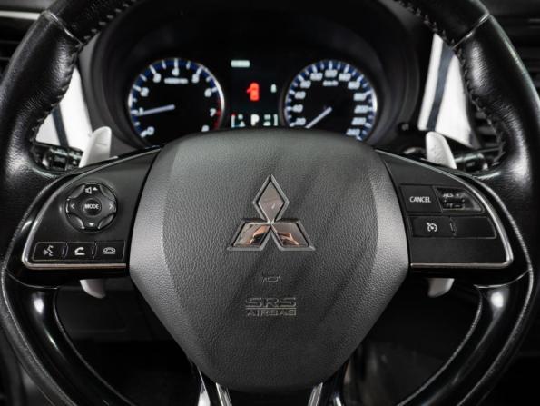 Mitsubishi Outlander III Рестайлинг 2 с пробегом 2015 года, цена 2 000 000 рублей, 212708 км, внедорожник, Автокод Объявления