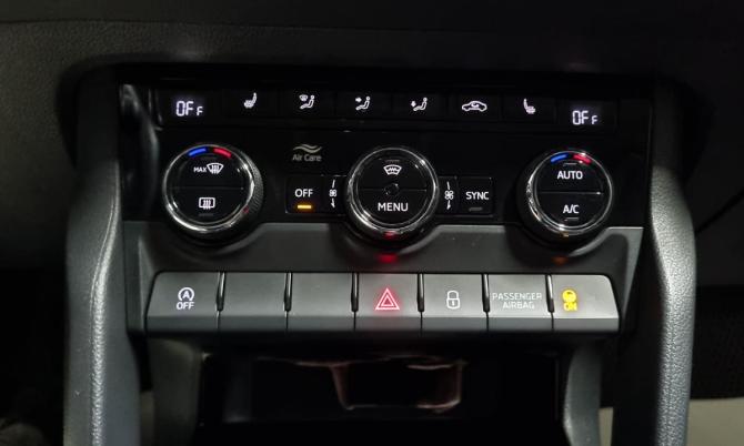 Skoda Karoq I с пробегом 2020 года, цена 2 095 000 рублей, 159650 км, внедорожник, Автокод Объявления