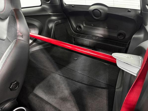 Mini Hatch II (R56) Рестайлинг с пробегом 2013 года, цена 1 612 000 рублей, 184215 км, хэтчбек, Автокод Объявления