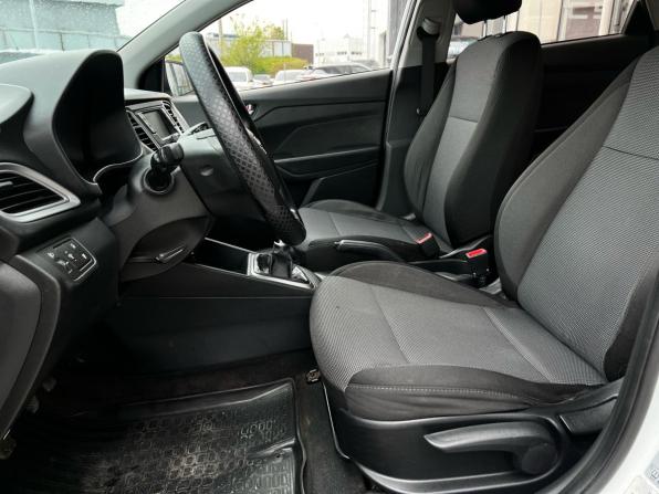 Hyundai Solaris II с пробегом 2019 года, цена 960 000 рублей, 186111 км, седан, Автокод Объявления