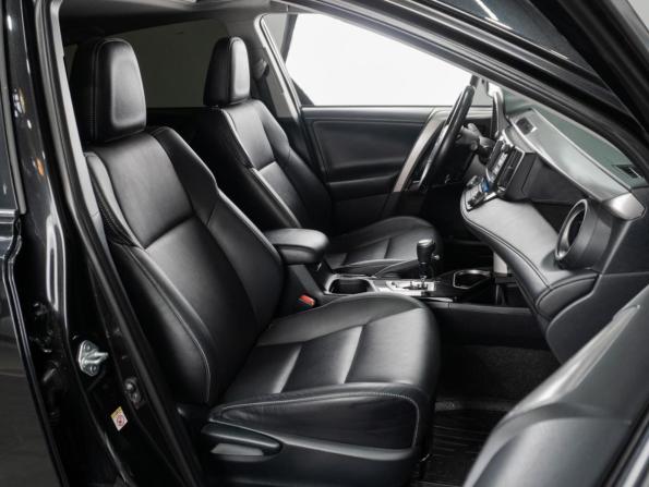 Toyota RAV4 IV (XA40) Рестайлинг с пробегом 2018 года, цена 2 679 000 рублей, 126197 км, внедорожник, Автокод Объявления
