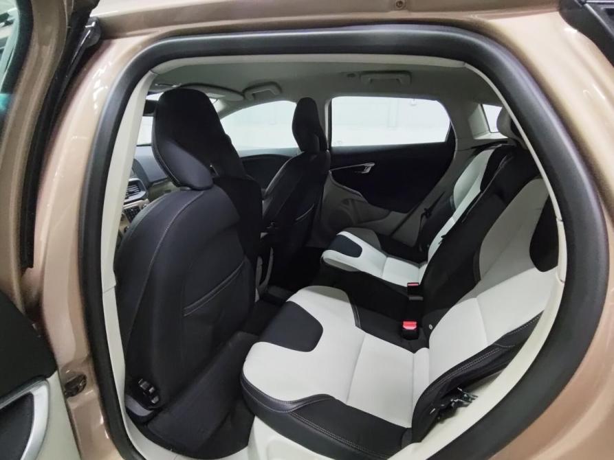 Volvo V40 Cross Country I Казань  - изображение 15