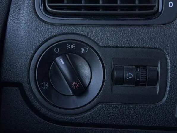 Volkswagen Polo V Рестайлинг с пробегом 2017 года, цена 847 000 рублей, 132317 км, седан, Автокод Объявления