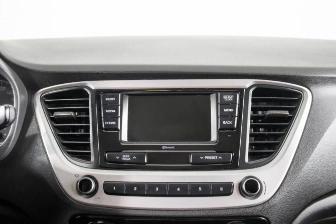 Hyundai Solaris II с пробегом 2017 года, цена 1 099 000 рублей, 208000 км, седан, Автокод Объявления