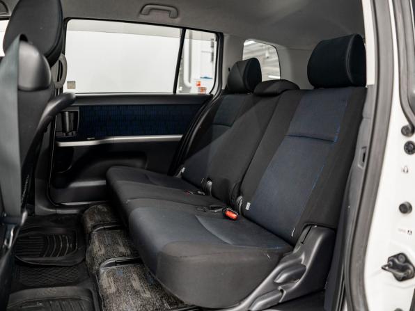 Toyota ISis I Рестайлинг с пробегом 2014 года, цена 1 325 000 рублей, 154000 км, компактвэн, Автокод Объявления