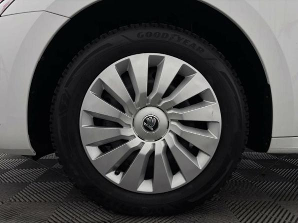 Skoda Octavia IV (A8) с пробегом 2021 года, цена 2 110 000 рублей, 96657 км, лифтбек, Автокод Объявления