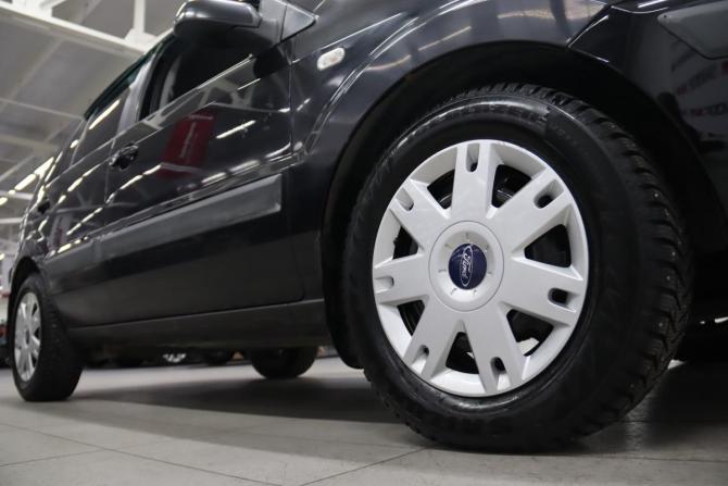 Ford Fusion I Рестайлинг с пробегом 2008 года, цена 445 450 рублей, 203676 км, хэтчбек, Автокод Объявления