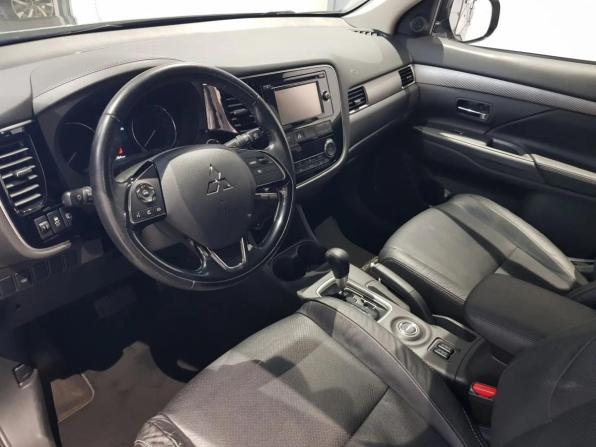 Mitsubishi Outlander III Рестайлинг 2 с пробегом 2015 года, цена 2 099 000 рублей, 57339 км, внедорожник, Автокод Объявления
