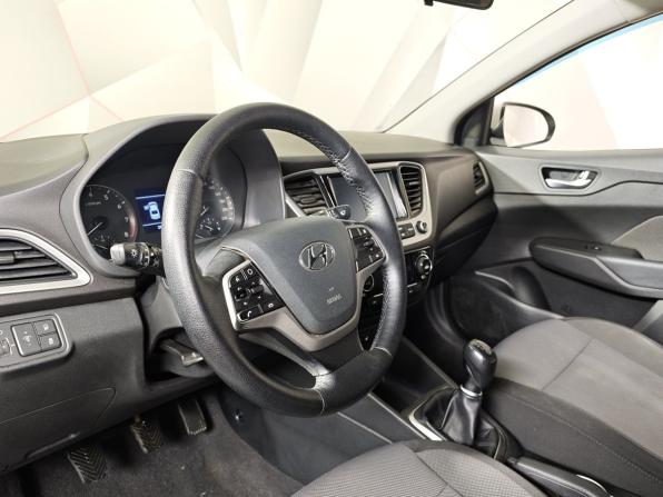 Hyundai Solaris II с пробегом 2017 года, цена 747 000 рублей, 281752 км, седан, Автокод Объявления