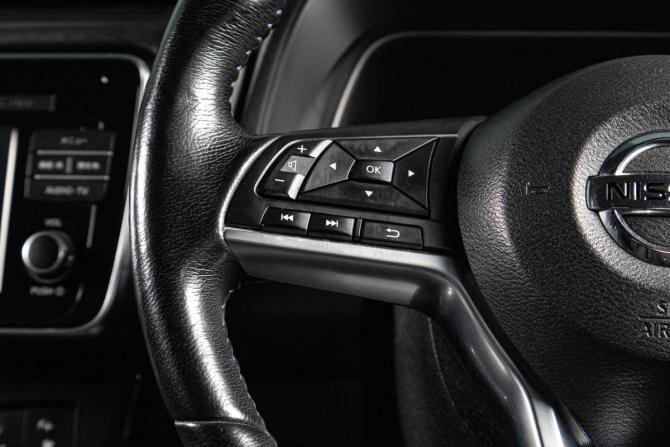 Nissan Leaf II (ZE1) с пробегом 2018 года, цена 1 409 000 рублей, 74800 км, хэтчбек, Автокод Объявления