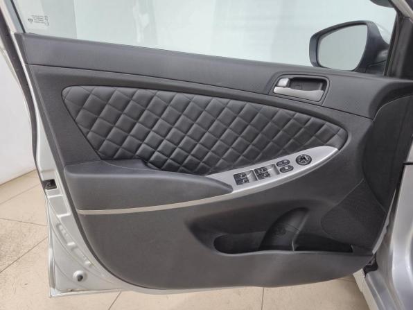 Hyundai Solaris I Рестайлинг с пробегом 2016 года, цена 715 000 рублей, 200576 км, седан, Автокод Объявления