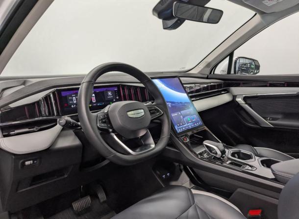 Geely Atlas II с пробегом 2024 года, цена 2 950 000 рублей, 12734 км, внедорожник, Автокод Объявления